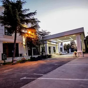 Univers 4*, Elbasan Albania